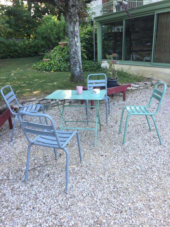 Bed and Breakfast Sous La Tour Agencourt Exteriér fotografie